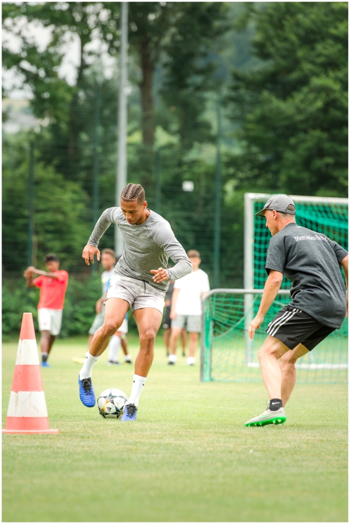 profi_fussball_training_thilo_kehrer