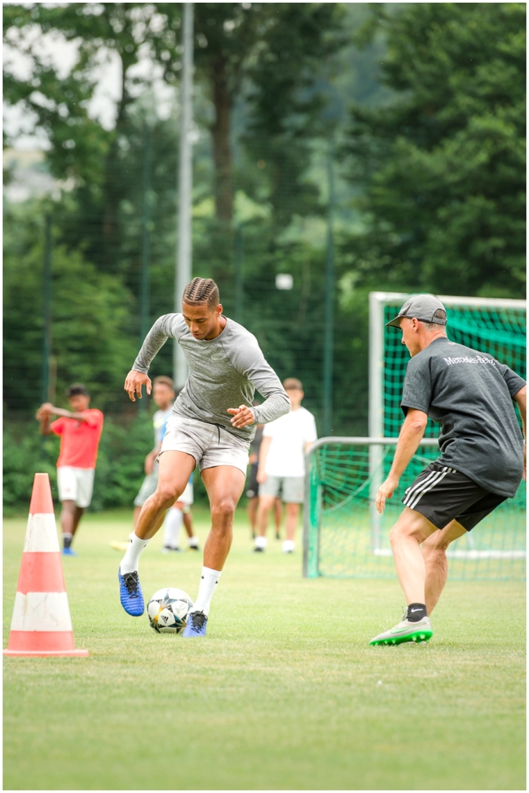 Professional training session with german national team player THILO KEHRER Kantenwein Fußball